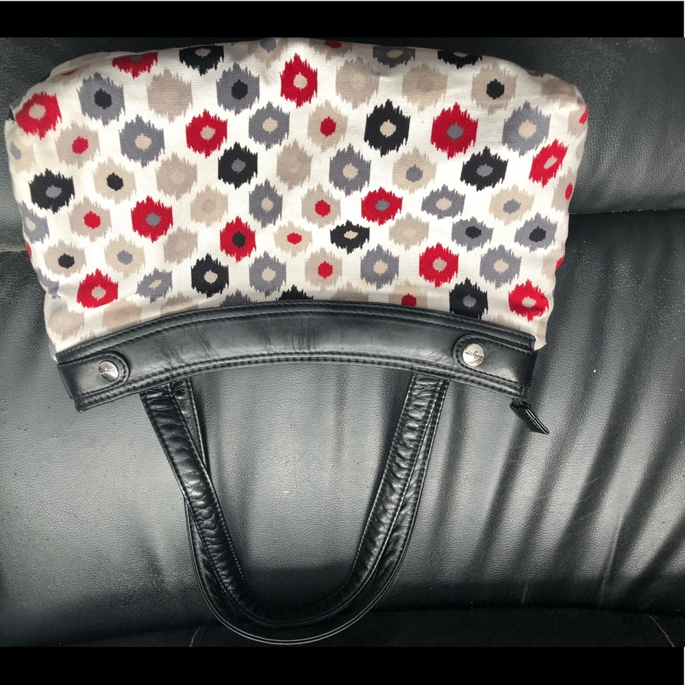 Thirty-one small  outside changeable black top